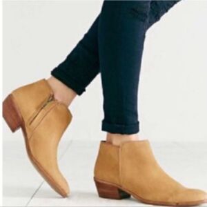 CAT&JACK BIG GIRLS SUEDE POINTED TOE BACK ZIPPER CLOSURE ANKLE BOOTIES